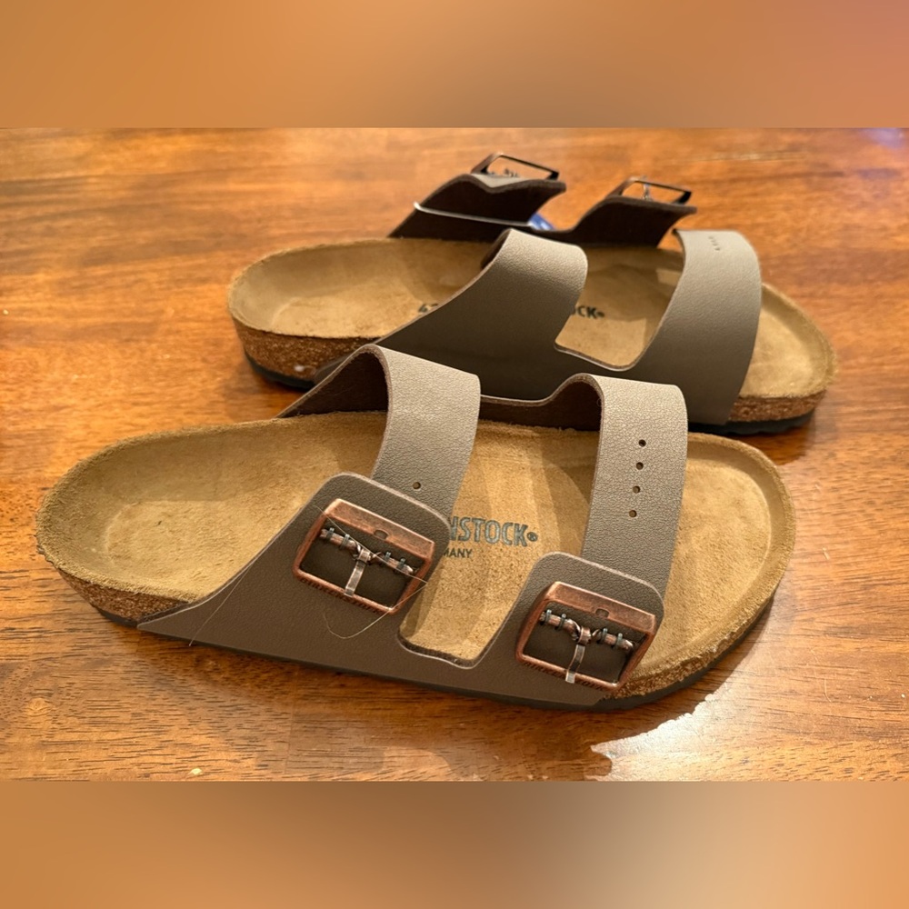 NEW Birkenstock Arizona - size 42